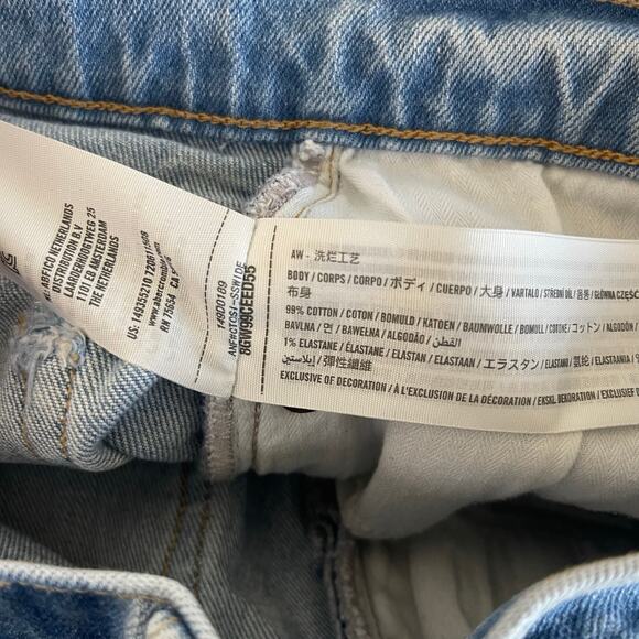 Abercrombie The 4” High Rise Mom Short Cut-off Denim - Size 26/2 - Picture 3 of 4